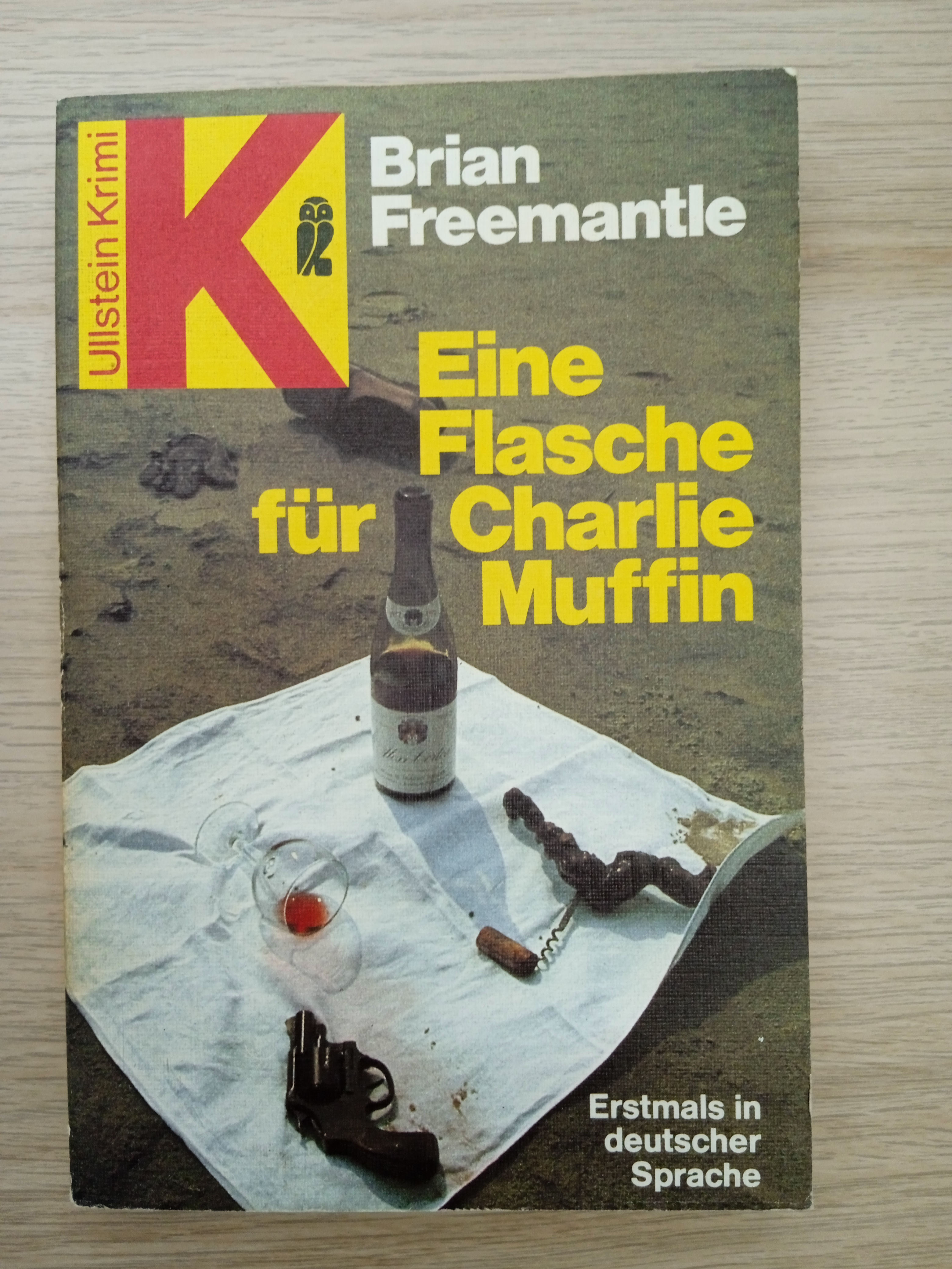 Freemantle, Eine Flasche für Charlie Muffin.