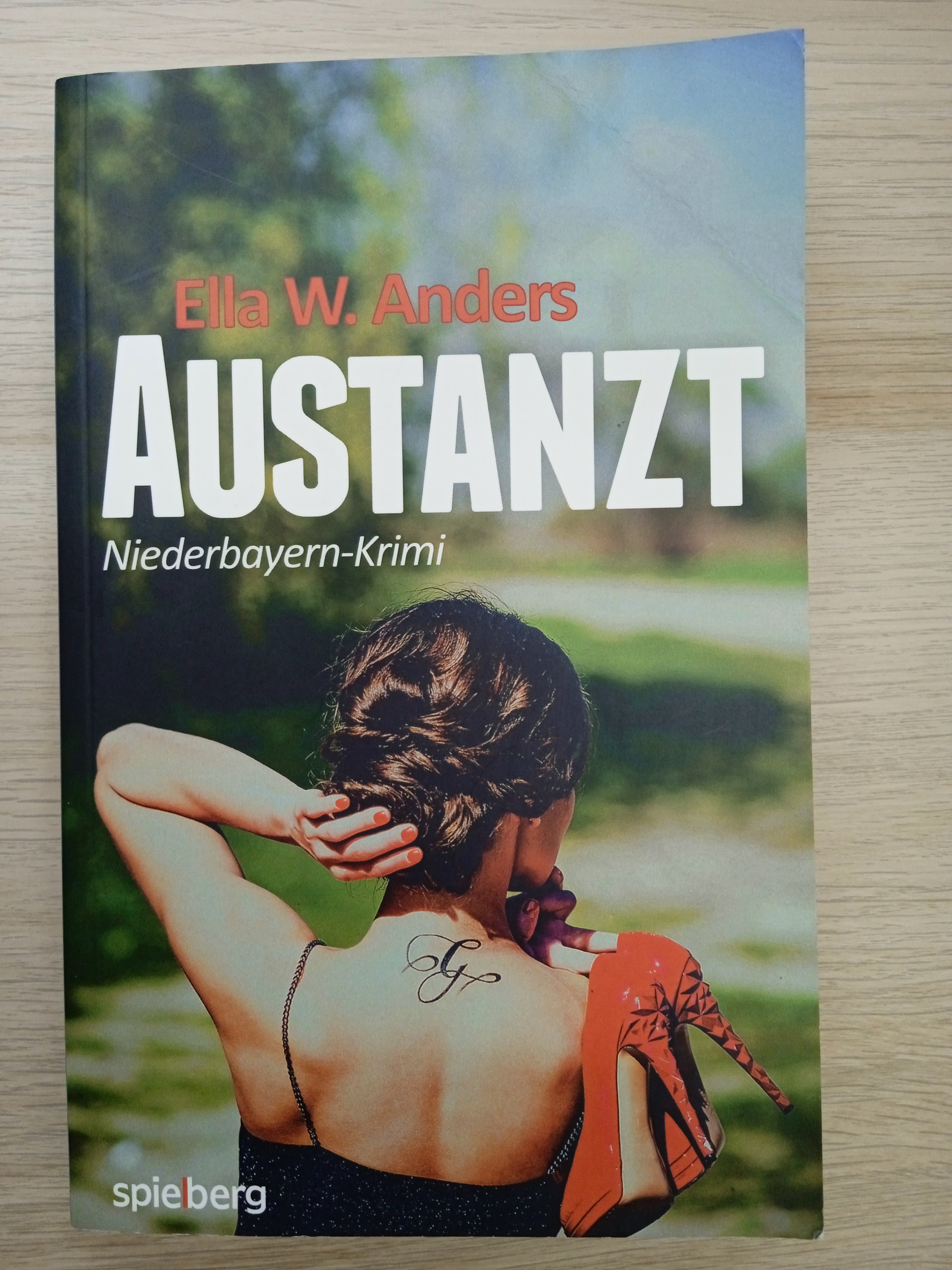 Anders, Austanzt.